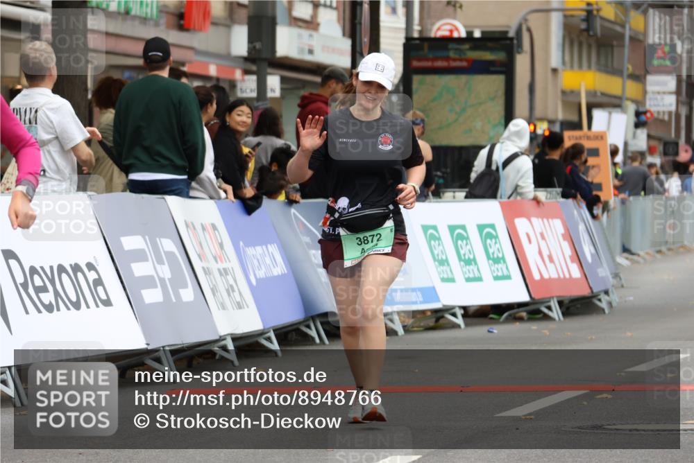 21.09.2025 - PSD Bank Halbmarathon Strokosch-Dieckow http://msf.ph/oto/8948766 21.09.2025 12:46:52 Ziel 3596, 3647, 3872 meine-sportfotos.de