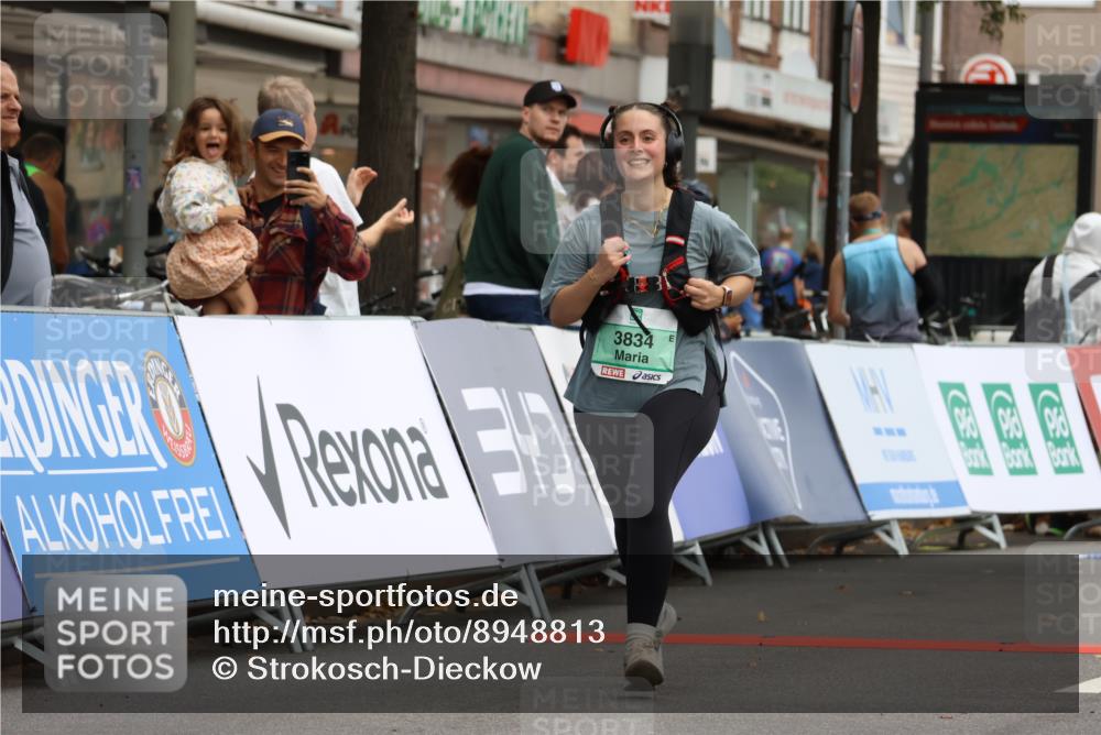 21.09.2025 - PSD Bank Halbmarathon Strokosch-Dieckow http://msf.ph/oto/8948813 21.09.2025 12:48:35 Ziel 3830, 3834 meine-sportfotos.de