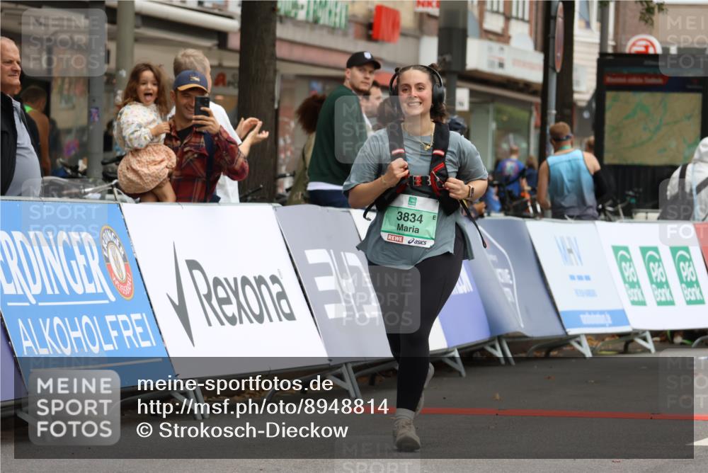 21.09.2025 - PSD Bank Halbmarathon Strokosch-Dieckow http://msf.ph/oto/8948814 21.09.2025 12:48:35 Ziel 3830, 3834 meine-sportfotos.de