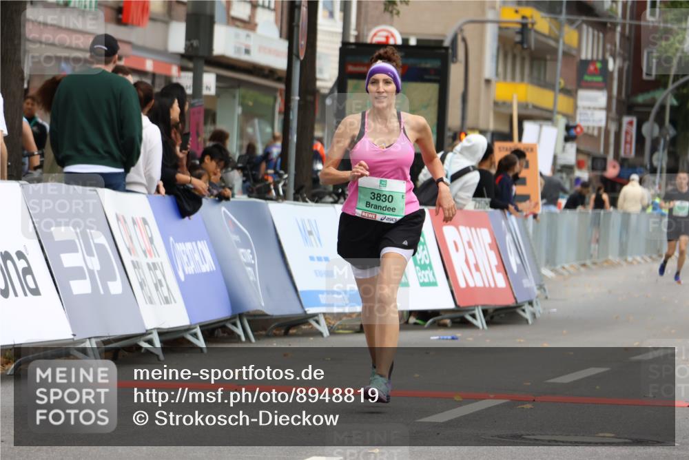 21.09.2025 - PSD Bank Halbmarathon Strokosch-Dieckow http://msf.ph/oto/8948819 21.09.2025 12:48:39 Ziel 3830, 3834 meine-sportfotos.de