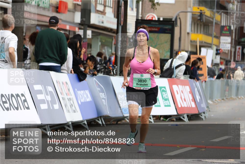 21.09.2025 - PSD Bank Halbmarathon Strokosch-Dieckow http://msf.ph/oto/8948823 21.09.2025 12:48:39 Ziel 3830, 3834 meine-sportfotos.de