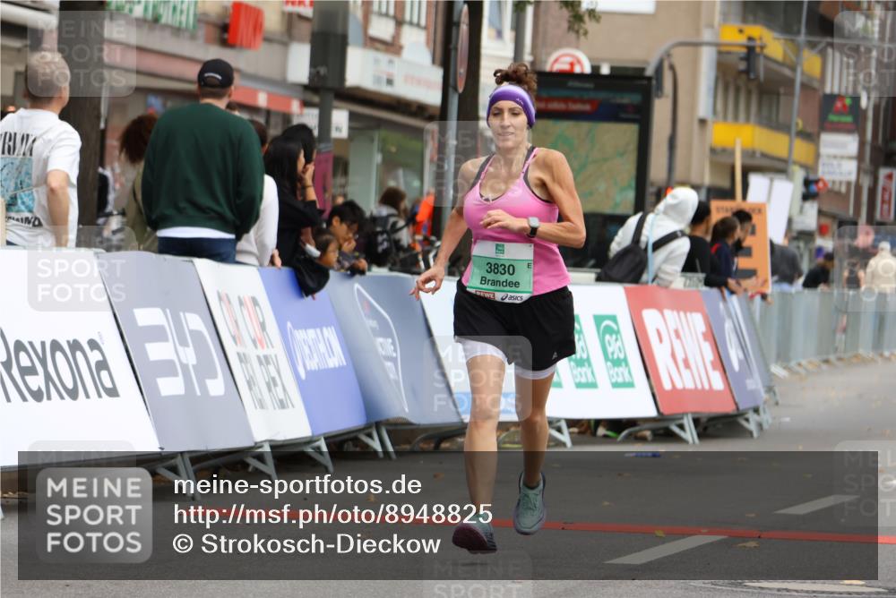21.09.2025 - PSD Bank Halbmarathon Strokosch-Dieckow http://msf.ph/oto/8948825 21.09.2025 12:48:39 Ziel 3830, 3834 meine-sportfotos.de