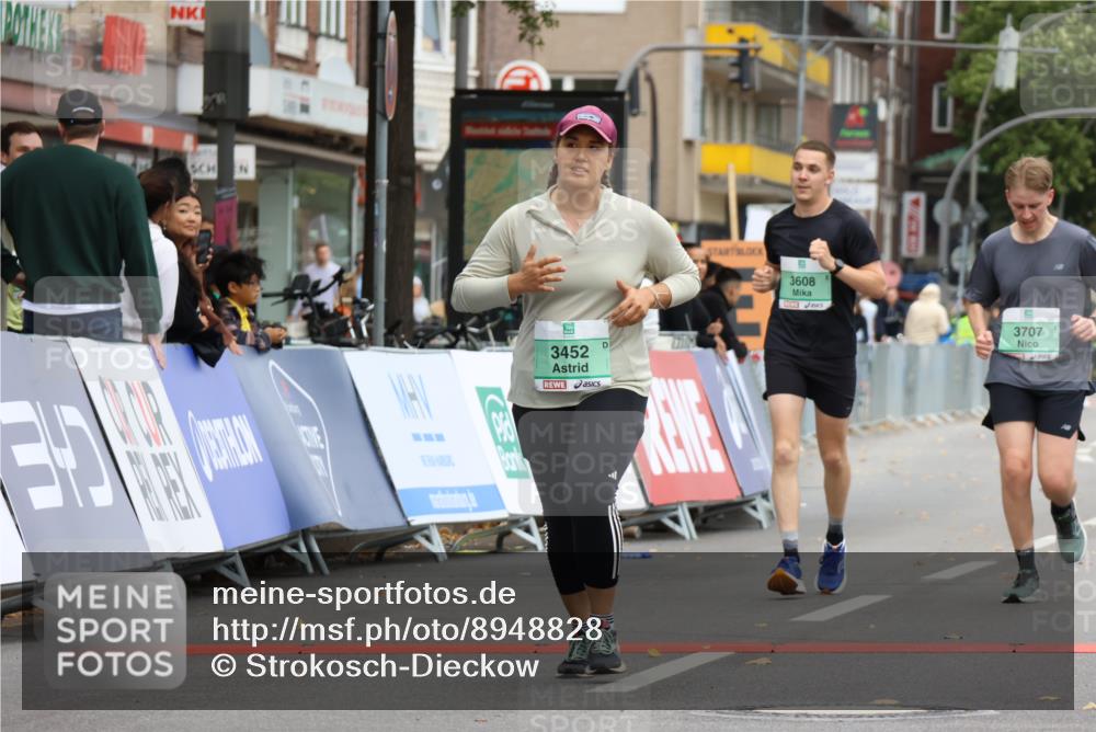 21.09.2025 - PSD Bank Halbmarathon Strokosch-Dieckow http://msf.ph/oto/8948828 21.09.2025 12:48:55 Ziel 3452, 3608, 3707 meine-sportfotos.de