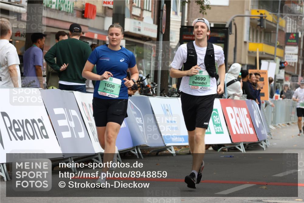 21.09.2025 - PSD Bank Halbmarathon Strokosch-Dieckow http://msf.ph/oto/8948859 21.09.2025 12:49:34 Ziel 1006, 3699, 4060 meine-sportfotos.de