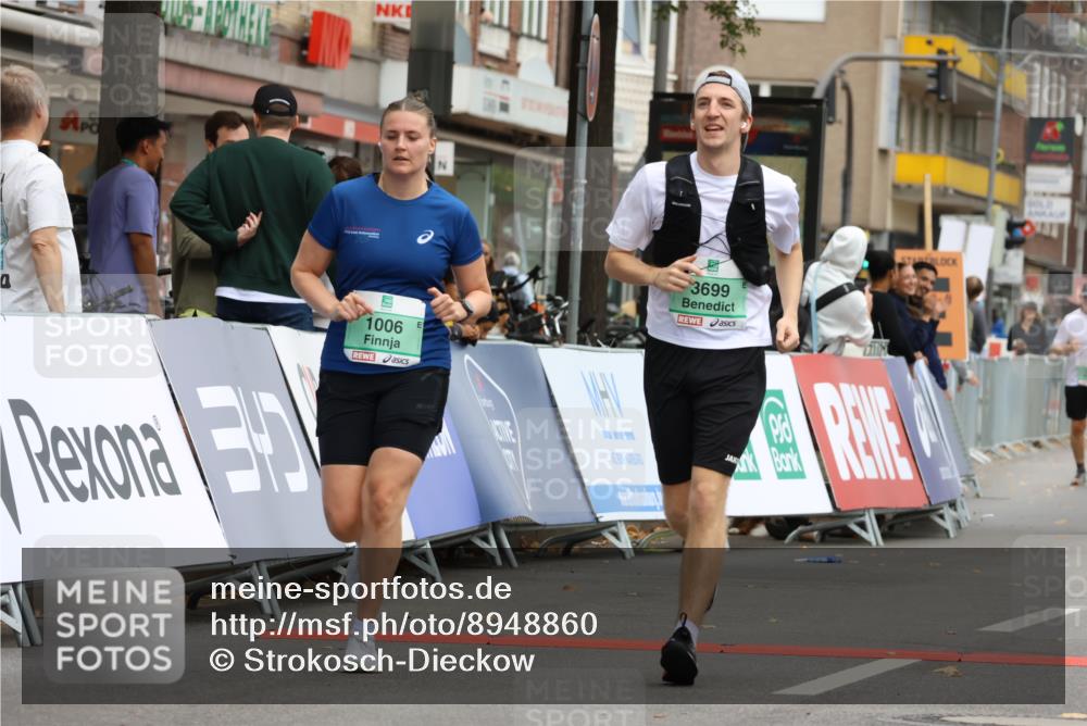 21.09.2025 - PSD Bank Halbmarathon Strokosch-Dieckow http://msf.ph/oto/8948860 21.09.2025 12:49:34 Ziel 1006, 3699, 4060 meine-sportfotos.de