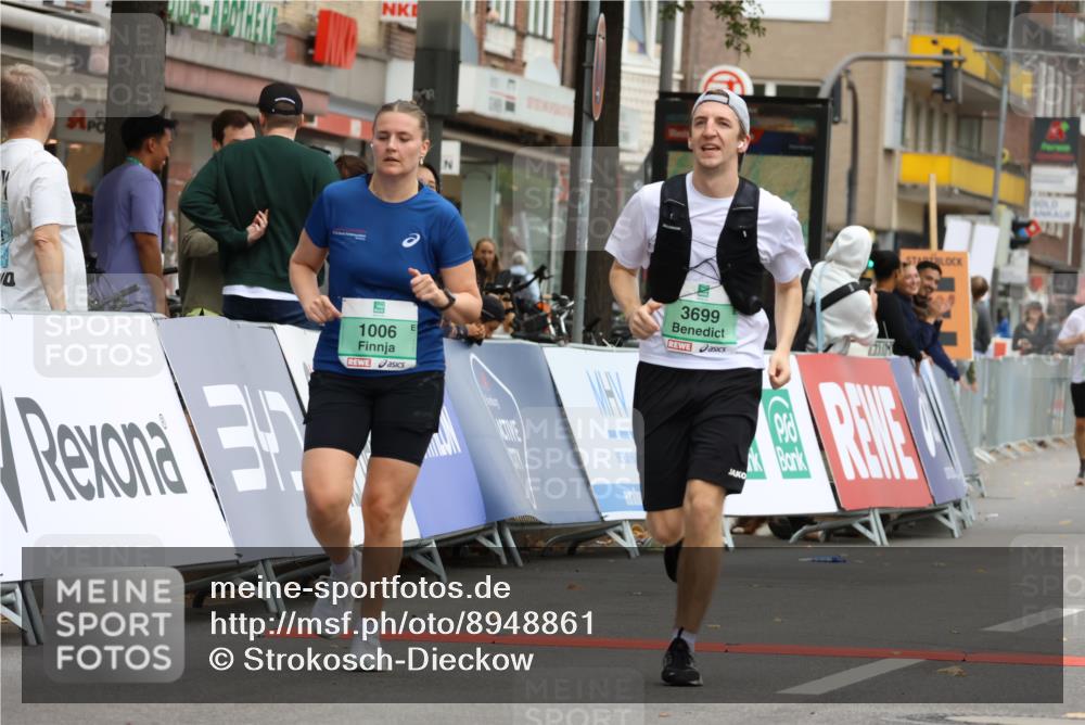 21.09.2025 - PSD Bank Halbmarathon Strokosch-Dieckow http://msf.ph/oto/8948861 21.09.2025 12:49:34 Ziel 1006, 3699, 4060 meine-sportfotos.de