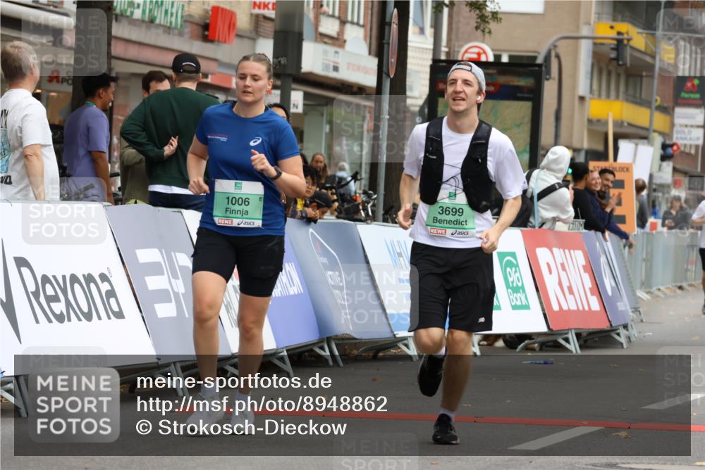 21.09.2025 - PSD Bank Halbmarathon Strokosch-Dieckow http://msf.ph/oto/8948862 21.09.2025 12:49:34 Ziel 1006, 3699, 4060 meine-sportfotos.de