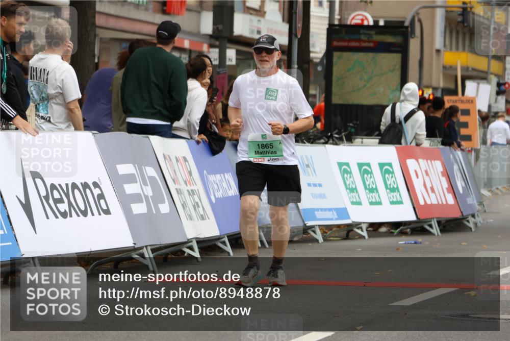 21.09.2025 - PSD Bank Halbmarathon Strokosch-Dieckow http://msf.ph/oto/8948878 21.09.2025 12:49:50 Ziel 1865, 3303, 3985, 3992 meine-sportfotos.de