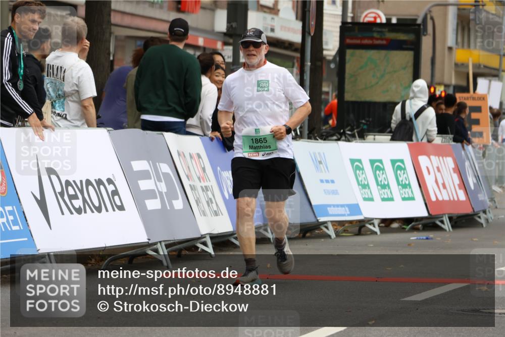 21.09.2025 - PSD Bank Halbmarathon Strokosch-Dieckow http://msf.ph/oto/8948881 21.09.2025 12:49:50 Ziel 1865, 3303, 3985, 3992 meine-sportfotos.de