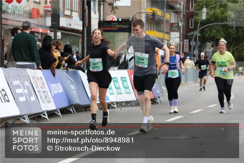 21.09.2025 - PSD Bank Halbmarathon Strokosch-Dieckow http://msf.ph/oto/8948981 21.09.2025 12:52:54 Ziel 3384, 3427, 3863, 3881 meine-sportfotos.de