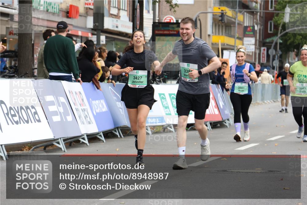 21.09.2025 - PSD Bank Halbmarathon Strokosch-Dieckow http://msf.ph/oto/8948987 21.09.2025 12:52:54 Ziel 3384, 3427, 3863, 3881 meine-sportfotos.de