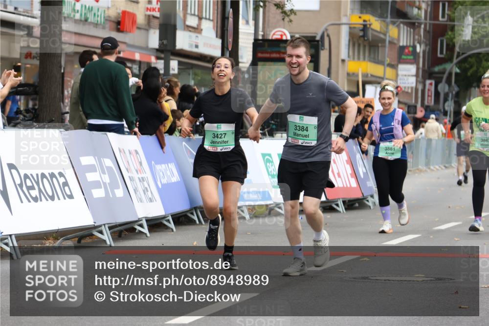 21.09.2025 - PSD Bank Halbmarathon Strokosch-Dieckow http://msf.ph/oto/8948989 21.09.2025 12:52:55 Ziel 3384, 3427, 3863, 3881 meine-sportfotos.de