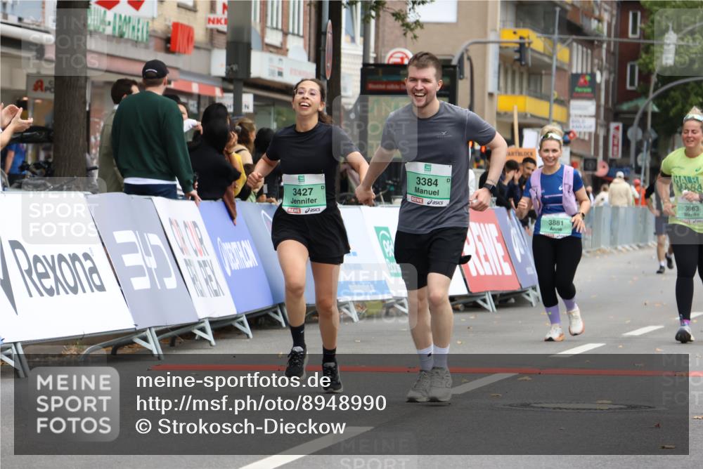21.09.2025 - PSD Bank Halbmarathon Strokosch-Dieckow http://msf.ph/oto/8948990 21.09.2025 12:52:55 Ziel 3384, 3427, 3863, 3881 meine-sportfotos.de