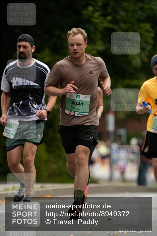 21.09.2025 - PSD Bank Halbmarathon Patografie http://msf.ph/oto/8949372 21.09.2025 10:20:37 Laufen 964, 4044 meine-sportfotos.de