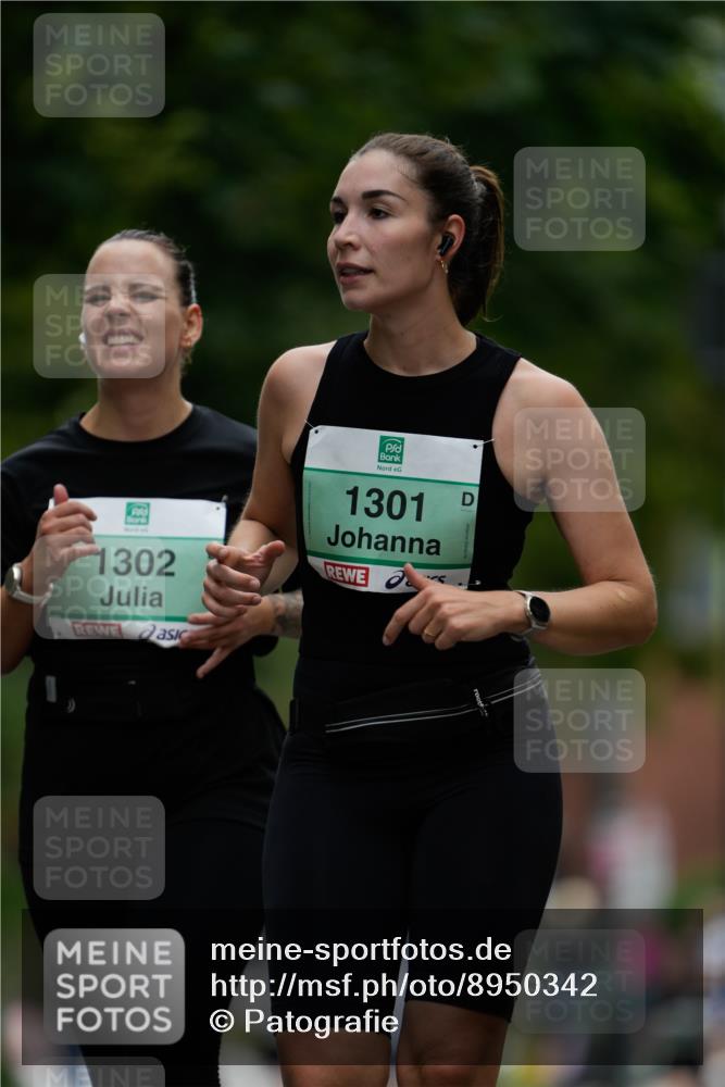21.09.2025 - PSD Bank Halbmarathon Patografie http://msf.ph/oto/8950342 21.09.2025 10:44:21 Laufen 1302, 1301 meine-sportfotos.de