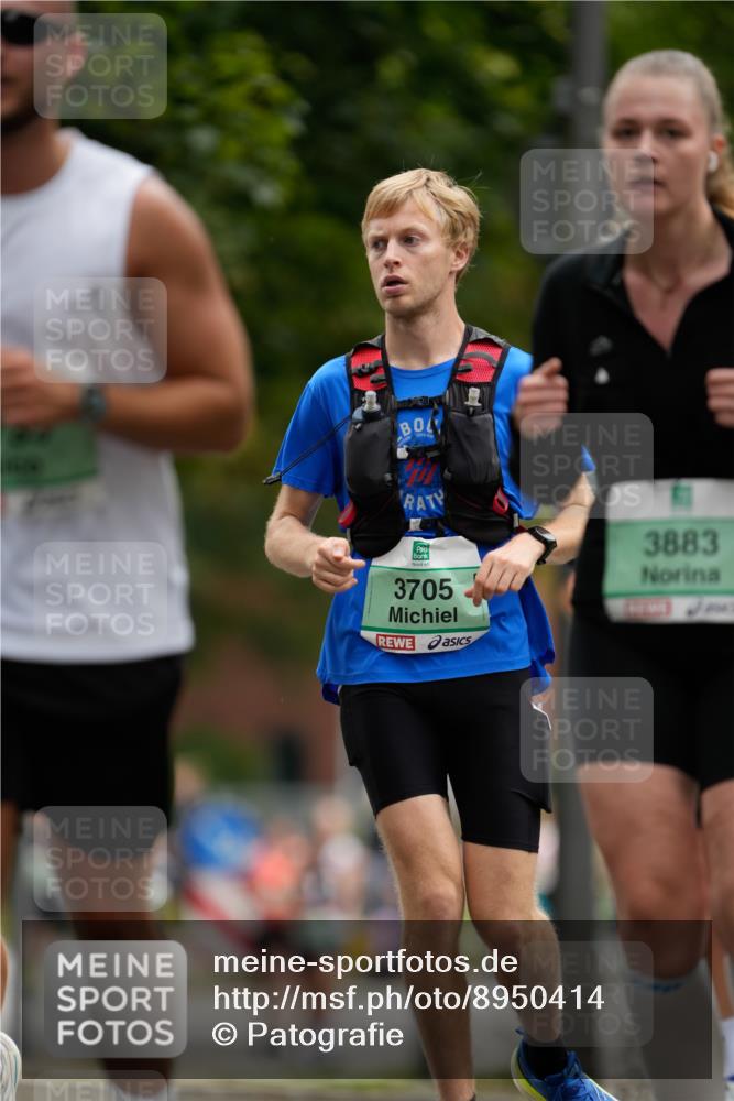 21.09.2025 - PSD Bank Halbmarathon Patografie http://msf.ph/oto/8950414 21.09.2025 10:48:47 Laufen 3705, 3883 meine-sportfotos.de