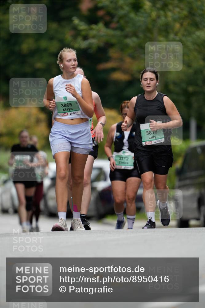 21.09.2025 - PSD Bank Halbmarathon Patografie http://msf.ph/oto/8950416 21.09.2025 10:49:20 Laufen 3865, 3712, 3818 meine-sportfotos.de