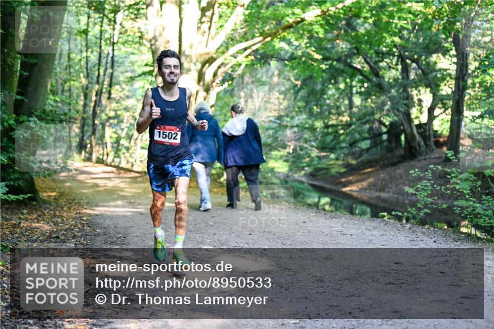 28.09.2025 - 33. Volkslauf durch das schöne Alstertal Dr. Thomas Lammeyer http://msf.ph/oto/8950533 28.09.2025 10:12:16 Laufen 1502 meine-sportfotos.de