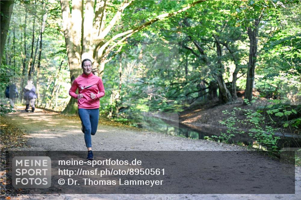 28.09.2025 - 33. Volkslauf durch das schöne Alstertal Dr. Thomas Lammeyer http://msf.ph/oto/8950561 28.09.2025 10:12:32 Laufen  meine-sportfotos.de