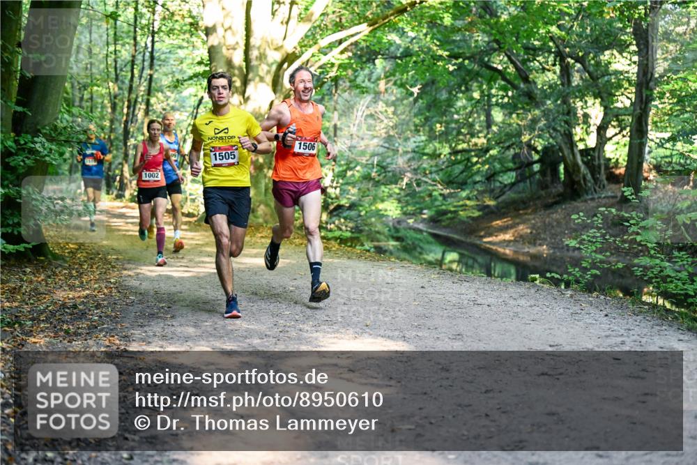 28.09.2025 - 33. Volkslauf durch das schöne Alstertal Dr. Thomas Lammeyer http://msf.ph/oto/8950610 28.09.2025 10:13:47 Laufen 1002, 09, 1506, 1505 meine-sportfotos.de