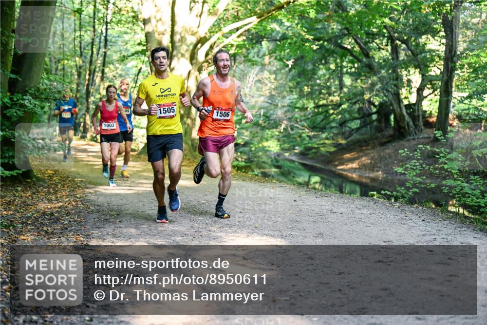28.09.2025 - 33. Volkslauf durch das schöne Alstertal Dr. Thomas Lammeyer http://msf.ph/oto/8950611 28.09.2025 10:13:47 Laufen 1002, 09, 1505, 1506 meine-sportfotos.de
