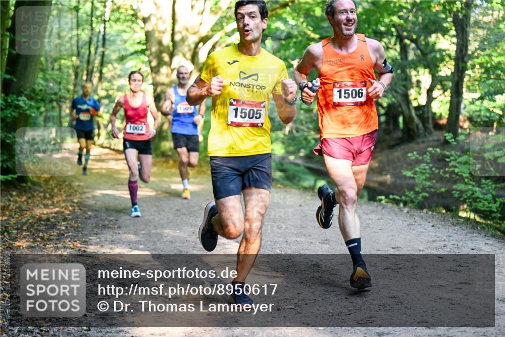 28.09.2025 - 33. Volkslauf durch das schöne Alstertal Dr. Thomas Lammeyer http://msf.ph/oto/8950617 28.09.2025 10:13:48 Laufen 1002, 1505, 1506 meine-sportfotos.de