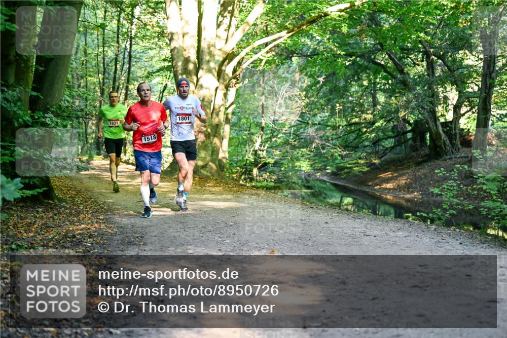 28.09.2025 - 33. Volkslauf durch das schöne Alstertal Dr. Thomas Lammeyer http://msf.ph/oto/8950726 28.09.2025 10:14:33 Laufen 1831, 1518, 1801 meine-sportfotos.de