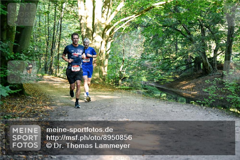 28.09.2025 - 33. Volkslauf durch das schöne Alstertal Dr. Thomas Lammeyer http://msf.ph/oto/8950856 28.09.2025 10:15:22 Laufen 1540, 1523, 1768 meine-sportfotos.de