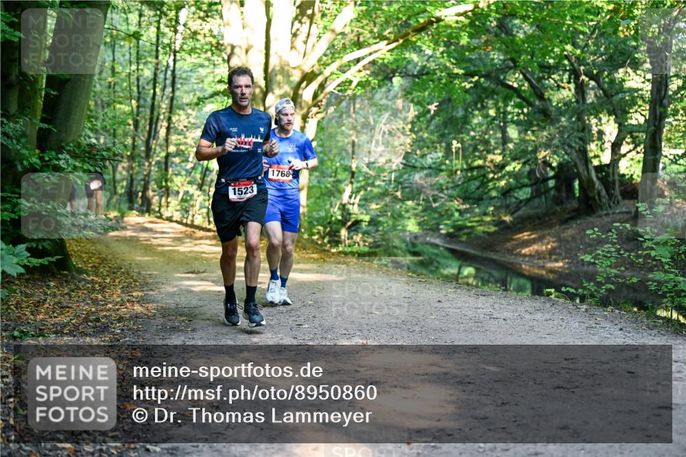 28.09.2025 - 33. Volkslauf durch das schöne Alstertal Dr. Thomas Lammeyer http://msf.ph/oto/8950860 28.09.2025 10:15:23 Laufen 33, 1523, 1768 meine-sportfotos.de