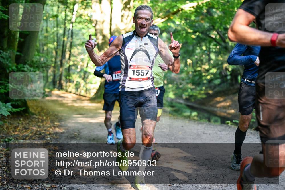 28.09.2025 - 33. Volkslauf durch das schöne Alstertal Dr. Thomas Lammeyer http://msf.ph/oto/8950933 28.09.2025 10:15:45 Laufen 155, 1557, 8 meine-sportfotos.de