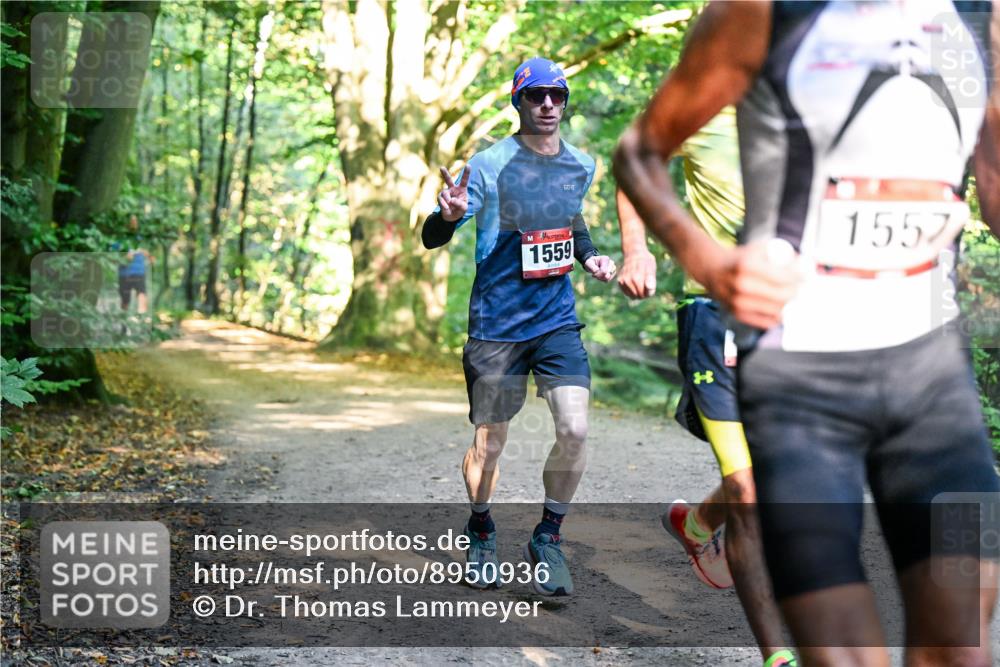 28.09.2025 - 33. Volkslauf durch das schöne Alstertal Dr. Thomas Lammeyer http://msf.ph/oto/8950936 28.09.2025 10:15:45 Laufen 1559, 1557 meine-sportfotos.de