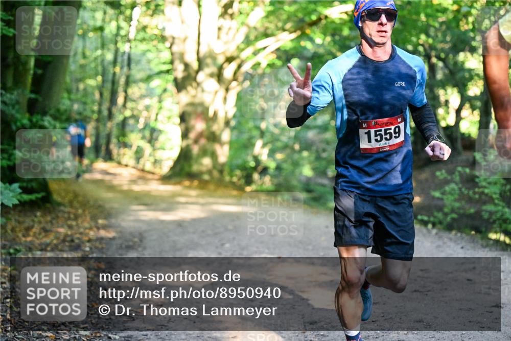 28.09.2025 - 33. Volkslauf durch das schöne Alstertal Dr. Thomas Lammeyer http://msf.ph/oto/8950940 28.09.2025 10:15:46 Laufen 1559 meine-sportfotos.de