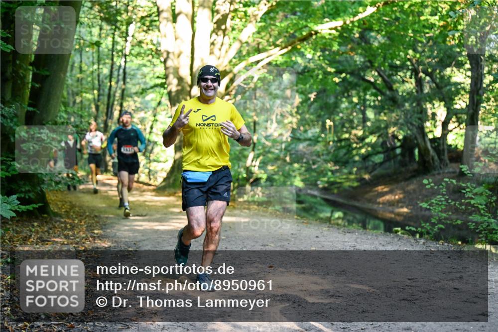 28.09.2025 - 33. Volkslauf durch das schöne Alstertal Dr. Thomas Lammeyer http://msf.ph/oto/8950961 28.09.2025 10:15:52 Laufen  meine-sportfotos.de
