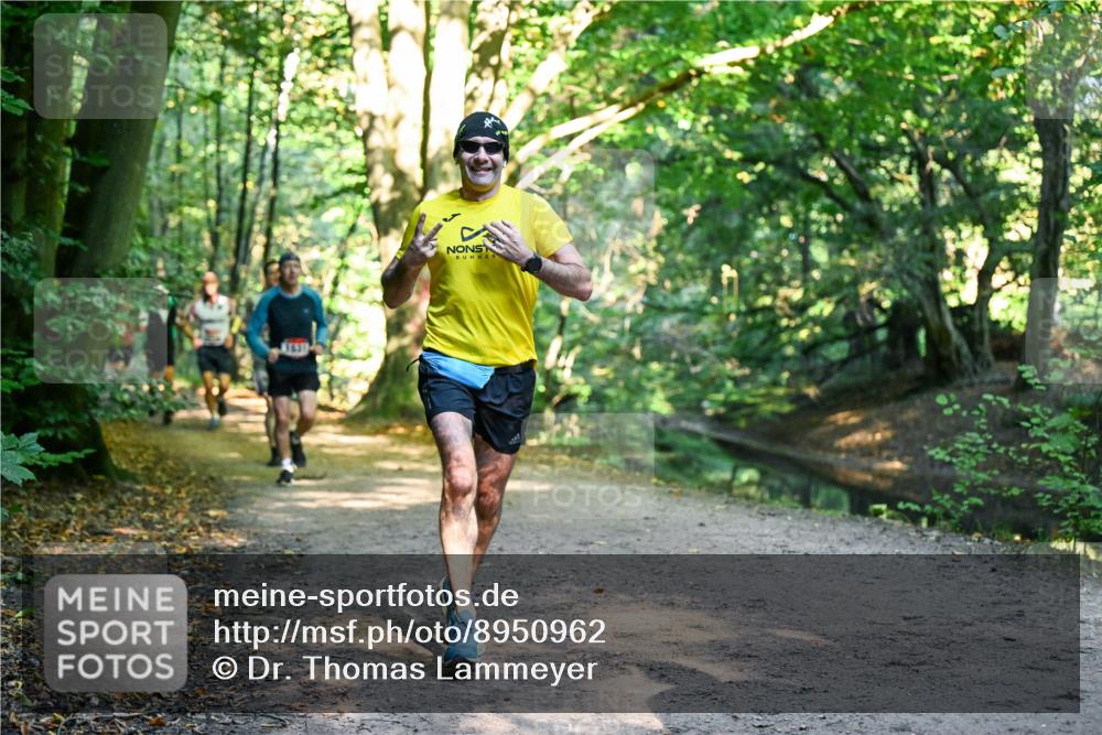 28.09.2025 - 33. Volkslauf durch das schöne Alstertal Dr. Thomas Lammeyer http://msf.ph/oto/8950962 28.09.2025 10:15:53 Laufen  meine-sportfotos.de