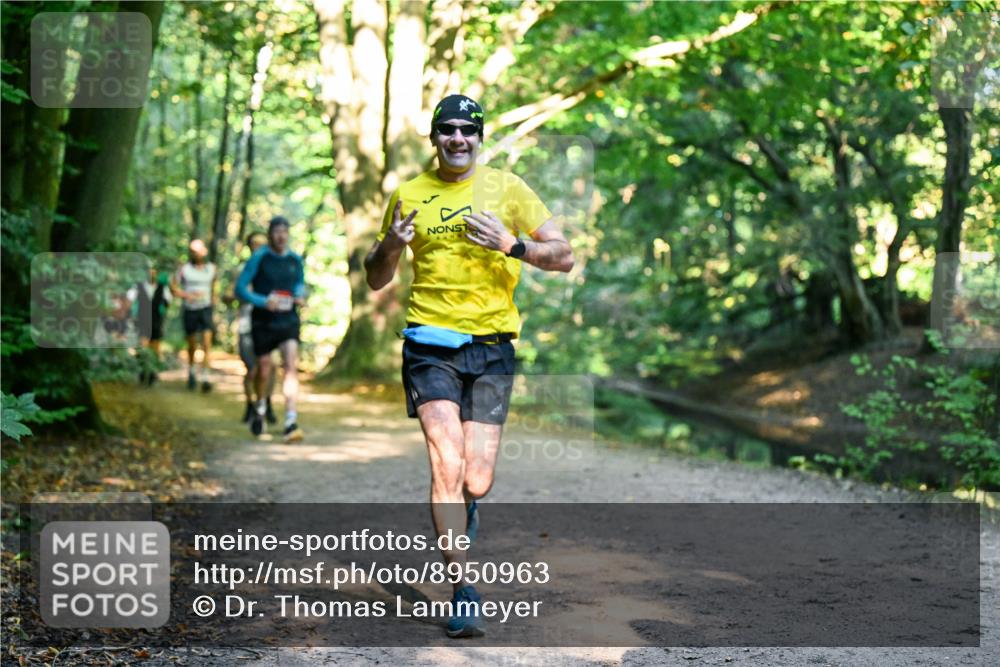 28.09.2025 - 33. Volkslauf durch das schöne Alstertal Dr. Thomas Lammeyer http://msf.ph/oto/8950963 28.09.2025 10:15:53 Laufen  meine-sportfotos.de