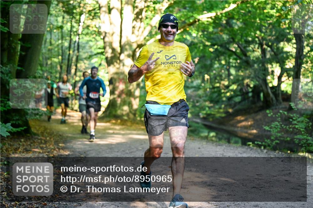 28.09.2025 - 33. Volkslauf durch das schöne Alstertal Dr. Thomas Lammeyer http://msf.ph/oto/8950965 28.09.2025 10:15:53 Laufen  meine-sportfotos.de