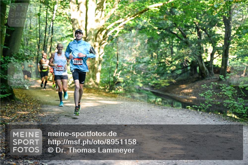 28.09.2025 - 33. Volkslauf durch das schöne Alstertal Dr. Thomas Lammeyer http://msf.ph/oto/8951158 28.09.2025 10:16:56 Laufen 574, 1575 meine-sportfotos.de