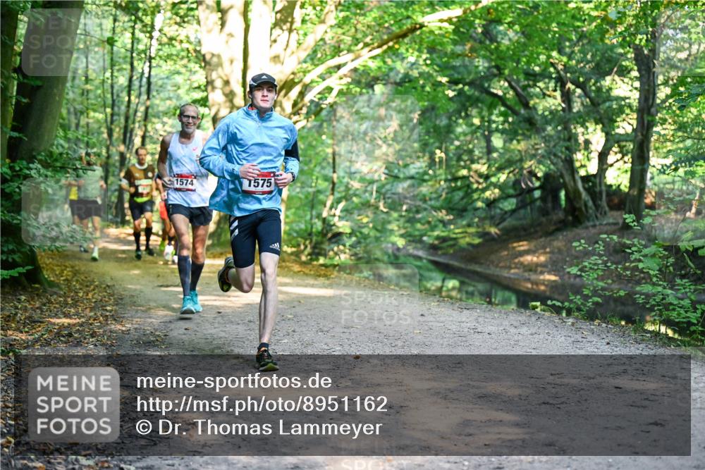28.09.2025 - 33. Volkslauf durch das schöne Alstertal Dr. Thomas Lammeyer http://msf.ph/oto/8951162 28.09.2025 10:16:57 Laufen 1574, 575 meine-sportfotos.de