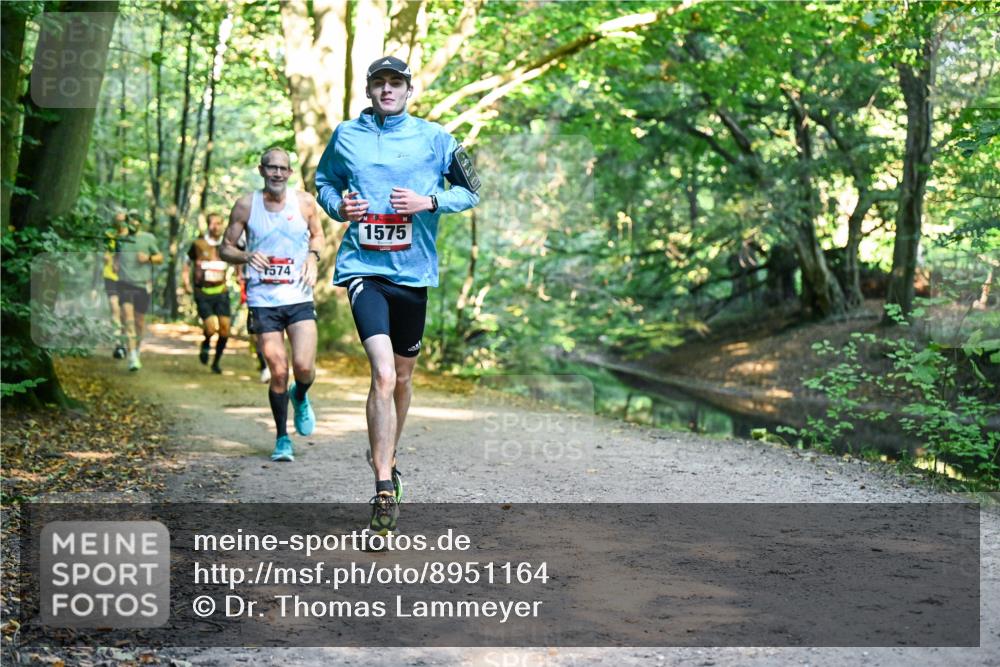 28.09.2025 - 33. Volkslauf durch das schöne Alstertal Dr. Thomas Lammeyer http://msf.ph/oto/8951164 28.09.2025 10:16:57 Laufen 574, 1575 meine-sportfotos.de