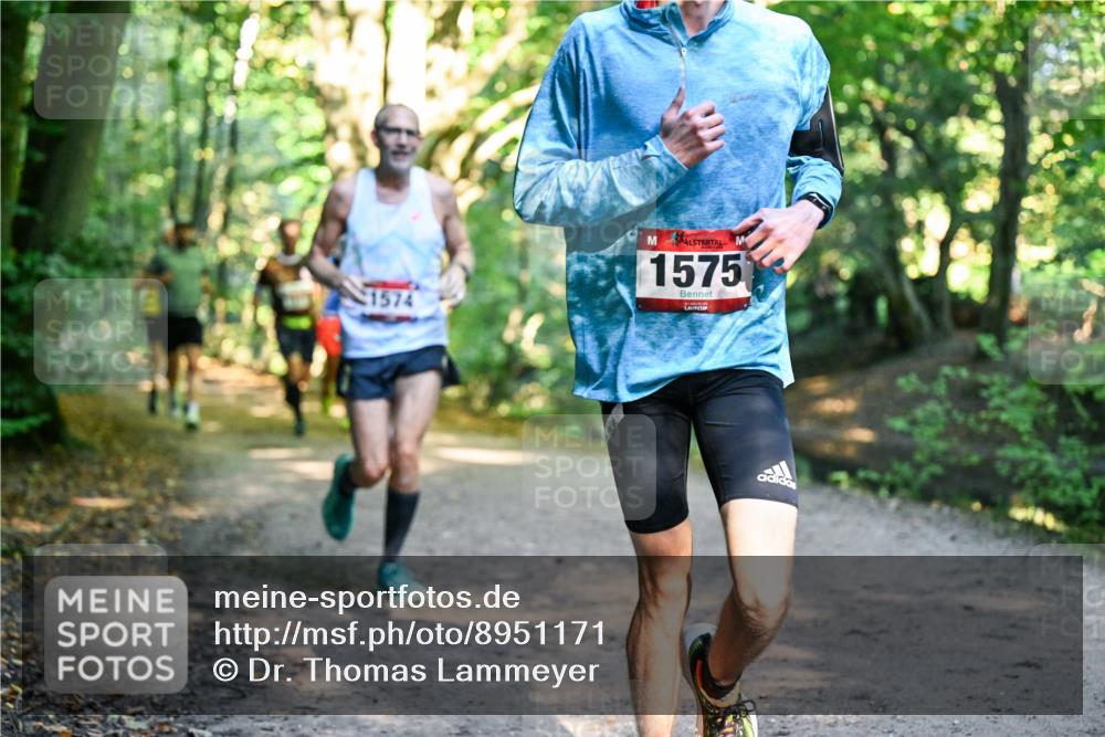 28.09.2025 - 33. Volkslauf durch das schöne Alstertal Dr. Thomas Lammeyer http://msf.ph/oto/8951171 28.09.2025 10:16:58 Laufen 1574, 1575 meine-sportfotos.de