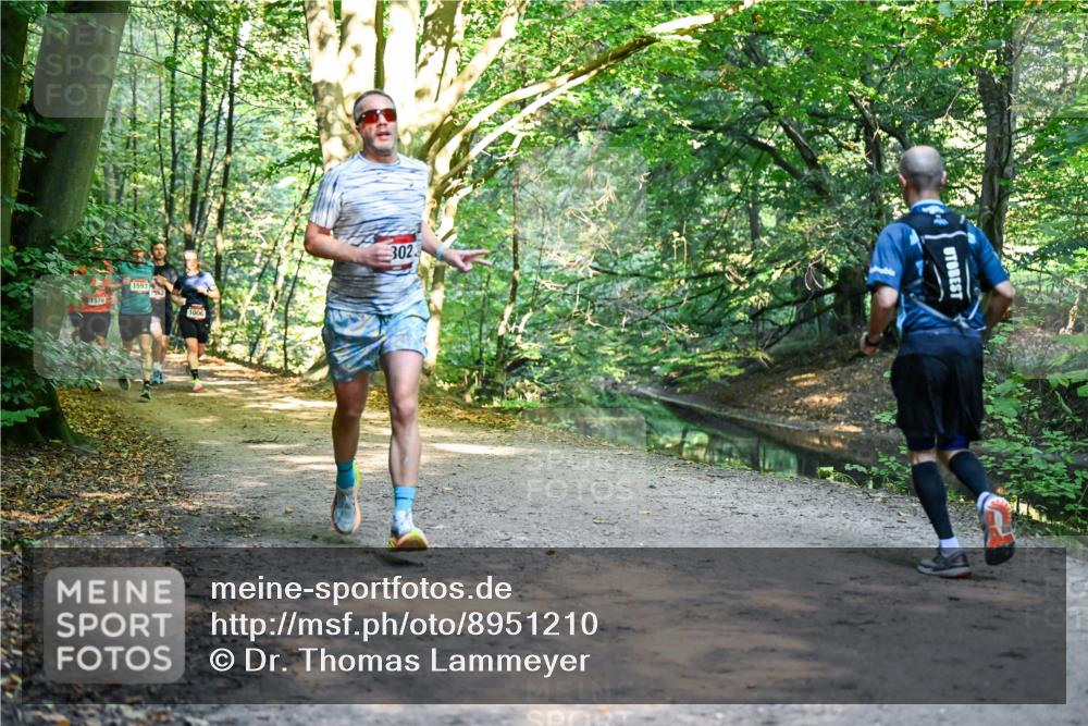 28.09.2025 - 33. Volkslauf durch das schöne Alstertal Dr. Thomas Lammeyer http://msf.ph/oto/8951210 28.09.2025 10:17:05 Laufen  meine-sportfotos.de