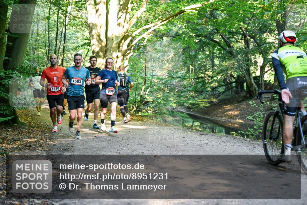 28.09.2025 - 33. Volkslauf durch das schöne Alstertal Dr. Thomas Lammeyer http://msf.ph/oto/8951231 28.09.2025 10:17:09 Laufen 1570, 1593, 1006 meine-sportfotos.de