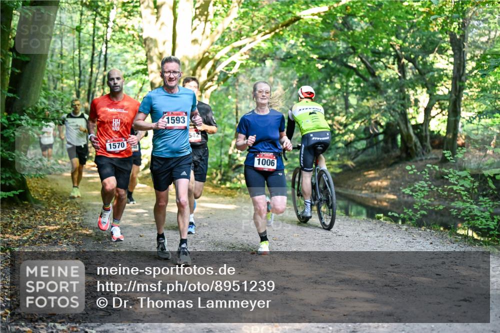 28.09.2025 - 33. Volkslauf durch das schöne Alstertal Dr. Thomas Lammeyer http://msf.ph/oto/8951239 28.09.2025 10:17:10 Laufen 1570, 1593, 542, 1006 meine-sportfotos.de