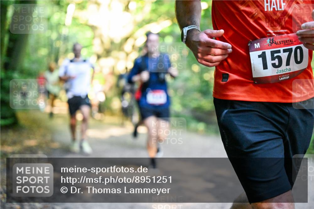 28.09.2025 - 33. Volkslauf durch das schöne Alstertal Dr. Thomas Lammeyer http://msf.ph/oto/8951251 28.09.2025 10:17:12 Laufen 31713, 000, 1899, 1570 meine-sportfotos.de