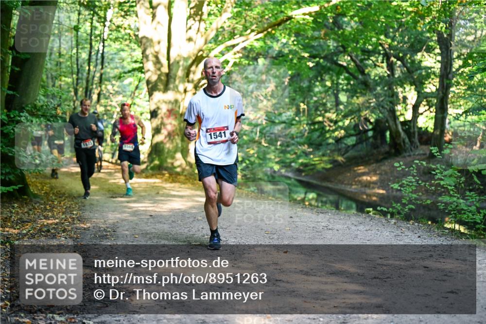 28.09.2025 - 33. Volkslauf durch das schöne Alstertal Dr. Thomas Lammeyer http://msf.ph/oto/8951263 28.09.2025 10:17:15 Laufen 1673, 1566, 1541 meine-sportfotos.de