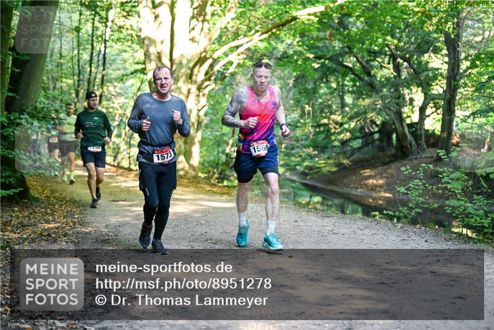 28.09.2025 - 33. Volkslauf durch das schöne Alstertal Dr. Thomas Lammeyer http://msf.ph/oto/8951278 28.09.2025 10:17:18 Laufen 1594, 201, 1573, 1569 meine-sportfotos.de