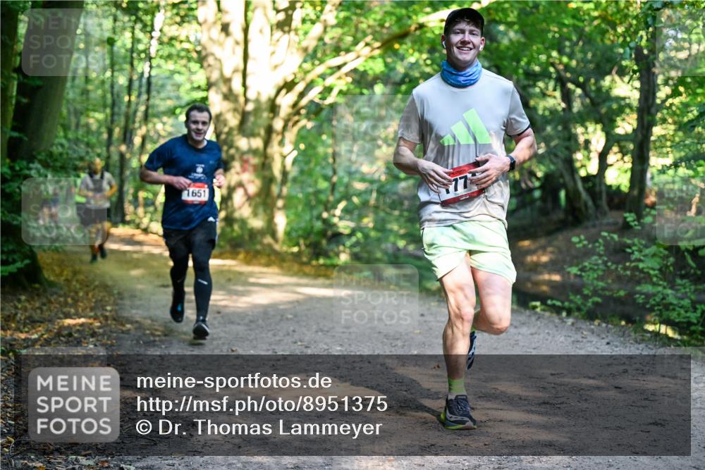 28.09.2025 - 33. Volkslauf durch das schöne Alstertal Dr. Thomas Lammeyer http://msf.ph/oto/8951375 28.09.2025 10:17:47 Laufen 1651, 77 meine-sportfotos.de