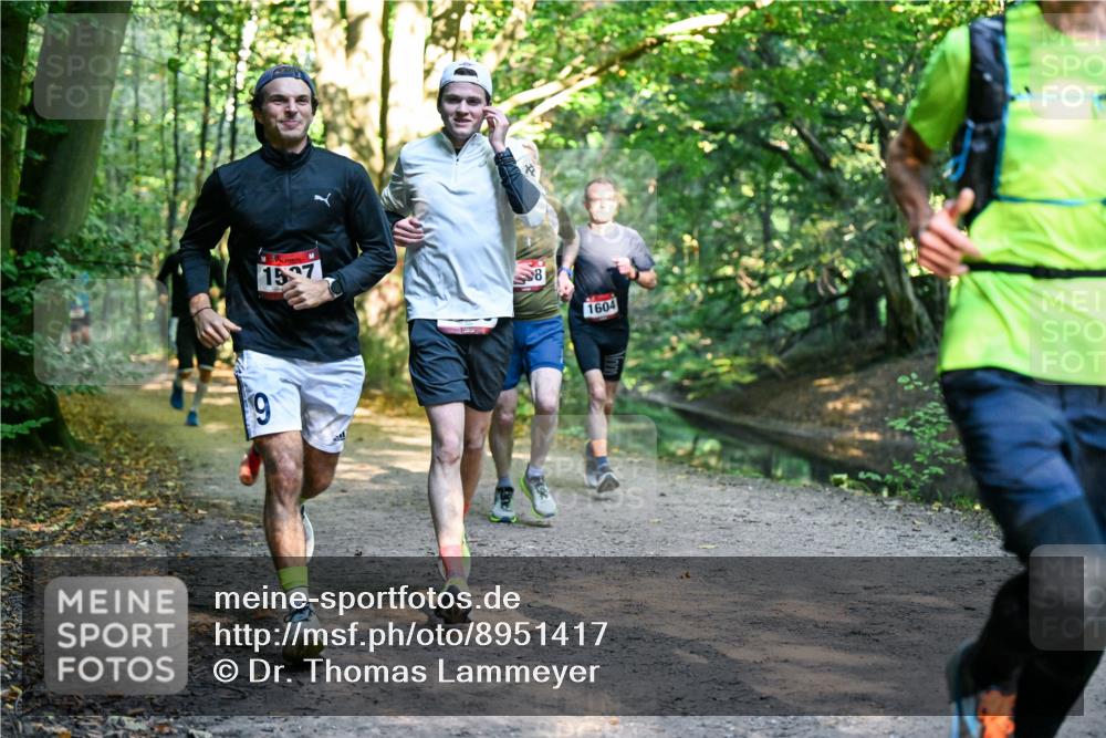 28.09.2025 - 33. Volkslauf durch das schöne Alstertal Dr. Thomas Lammeyer http://msf.ph/oto/8951417 28.09.2025 10:17:55 Laufen 9, 1537, 8, 1604 meine-sportfotos.de