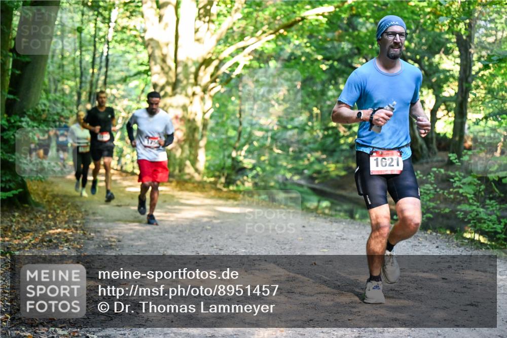 28.09.2025 - 33. Volkslauf durch das schöne Alstertal Dr. Thomas Lammeyer http://msf.ph/oto/8951457 28.09.2025 10:18:03 Laufen 1754, 1621 meine-sportfotos.de