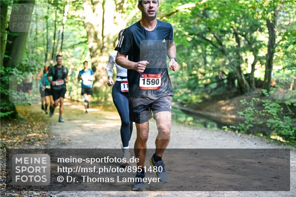 28.09.2025 - 33. Volkslauf durch das schöne Alstertal Dr. Thomas Lammeyer http://msf.ph/oto/8951480 28.09.2025 10:18:07 Laufen 11, 1590 meine-sportfotos.de